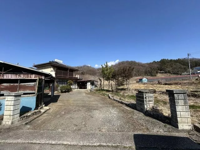 [Landslide Disaster Caution Area] A south-facing, well-lit 2-story 5SDK with public water and sewage.