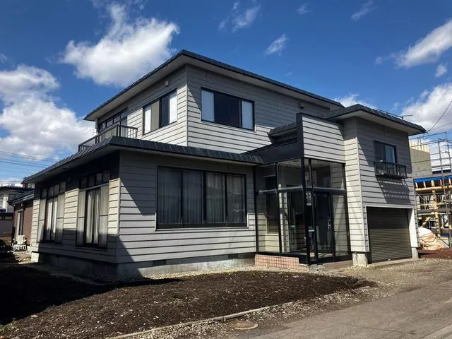 City gas can be connected☆Inner garage is attached, which is longed for! Electric shutters make it easy and convenient to open and close.