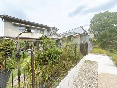 Spacious over 50 tsubo! 4LDK, perfect for large families ♪ Two train lines available ◎