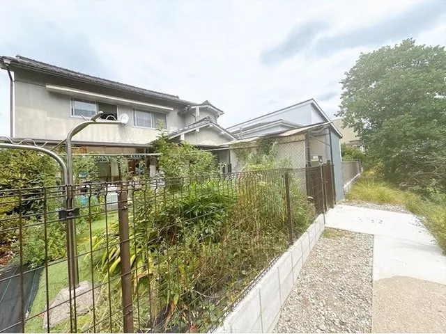 Spacious over 50 tsubo! 4LDK, perfect for large families ♪ Two train lines available ◎
