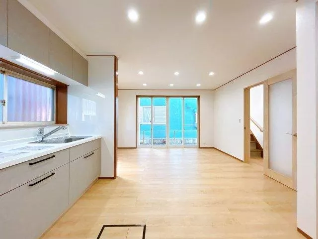 Popular renovated house! New water facilities♪ Exterior painting completed♪ Viewing available (^^)