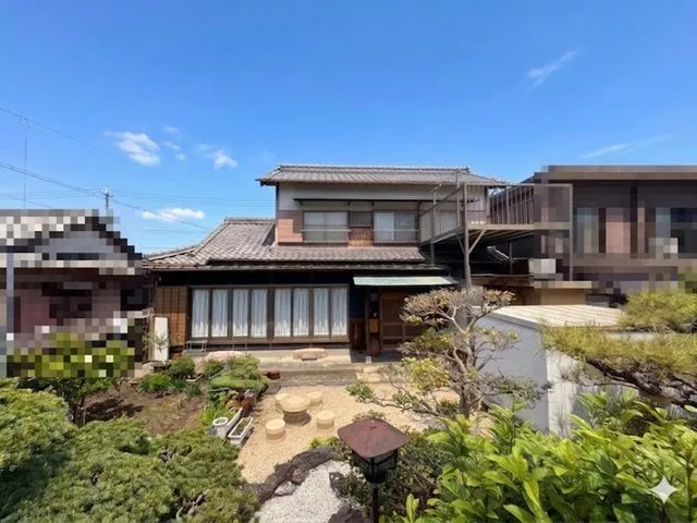■ About 7 minutes on foot from Kintetsu "Minida" Station ■ About 4 minutes on foot from Minida Elementary School ■ Spacious land area of about 94 tsubo