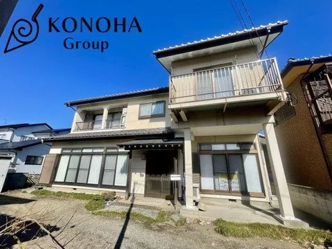About a 10-minute walk to Minami Gō Elementary School♪■11 minutes by car to Aeon Mall■High ceiling living room
