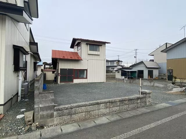 Hanamaki City, Yokkaicho 2-chome (Hanamaki Station) 2-story building 3K