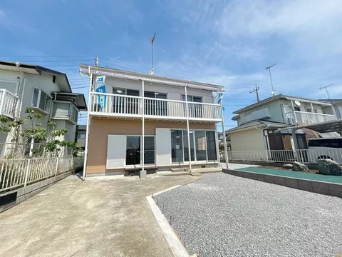 Open house held, interior and exterior renovations completed, a house with all rooms facing south and water facilities replaced.