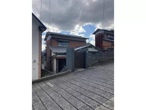 〇 A house with a good view♪ 〇 There is space for parking construction! 〇 There is also a garden and a storage room!