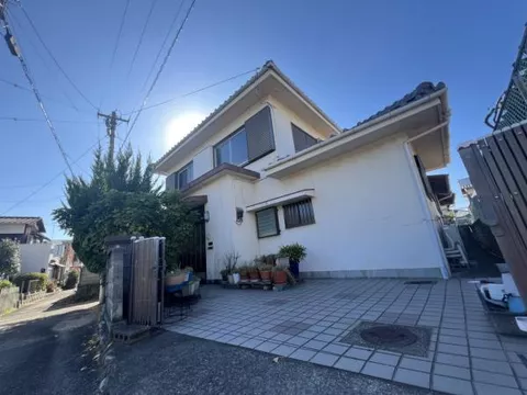 Takabe, Imabari-city (Hashihama Sta.) 2F 6DK

4.8 million yen