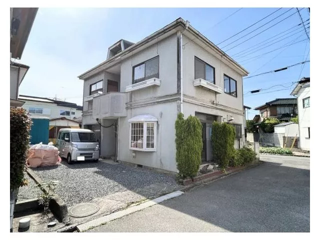 Interior and exterior renovation planned / New seismic standards compliant / Water facilities replacement / Parking for 2 cars / Southeast corner lot / Kai City
