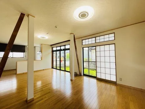 Renovated in July of the 7th year of Reiwa♪ The interior is in very clean condition and ready to move in! - Image 2