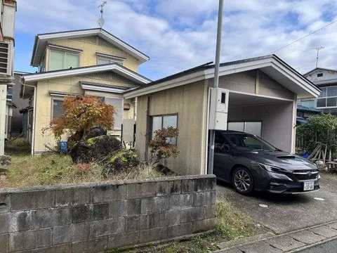 Asamai, Hiraka Town, 5 million yen