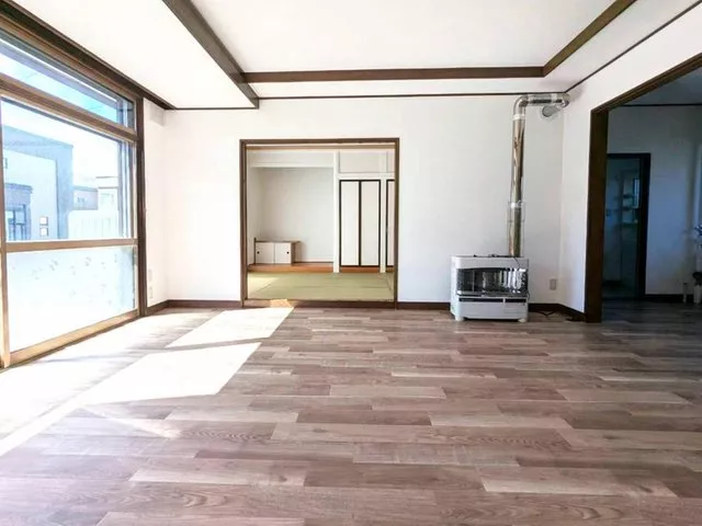 Close to station ◆ Parking for 2 cars ◆ Land approximately 60 tsubo ◆ Renovated in February 2026, interior is beautiful
