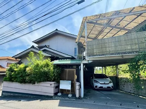 ☆彡Located in a quiet residential area, traditional Japanese house☆彡Spacious balcony above the parking lot for BBQs and evening coolness