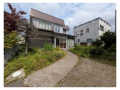 4 Maeda, Namioka (Aomori Station) 4.9 million yen