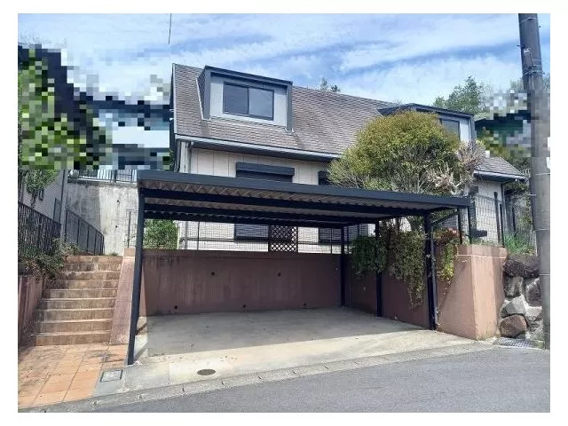 A Misawa Home with good sunlight on a southeast road, parking for 2 cars with a carport