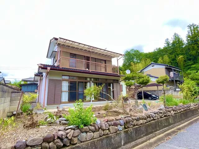 64 minutes on foot from Tobu Nikko Line "Shin Kanuma" Station