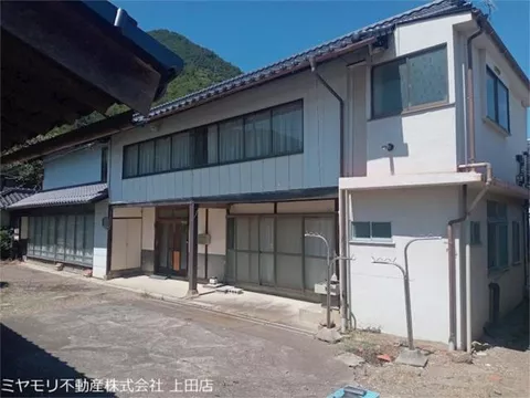 Hanishina County, Sakaki Town, Oaza Kamihira (Sakaki Station) 2-story building 8SDK