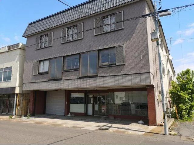 ■Commercial and residential property■Parking for 10 cars■4-minute walk to Mutsu-Tsuruta Station