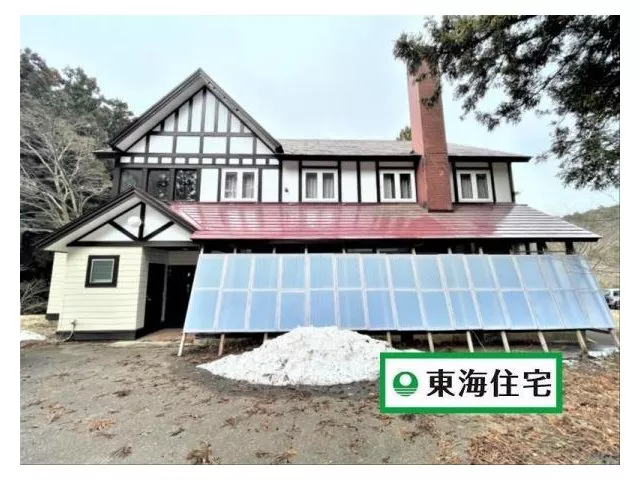 《Parking for 3 cars》☆Surrounded by a flat and quiet residential area♪・◆Beautiful detached villa in a mountain lodge style