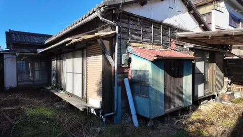 Utsunomiya-shi, Tozumari 4-chome (Tobu-Utsunomiya Sta.) Single-story building, 4K

Single-storied house 4K