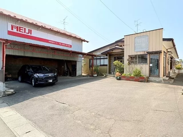 ■Residential property with office on approximately 244 tsubo of land