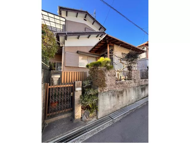 Current sale / Would you like to renovate it to your liking?