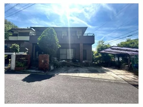◆Japanese-style room available◆Abundant storage◆Balcony◆Parking for 3 cars possible◆Quiet residential area◆Good sunlight exposure◆