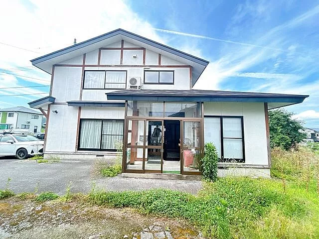 Used single-family home in Yonezawa City, Takanoyama 1-chome, single-family home