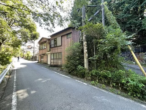 Izu-shi, Izu (Shuzenji station) 2F 5SLK

1.9 million yen