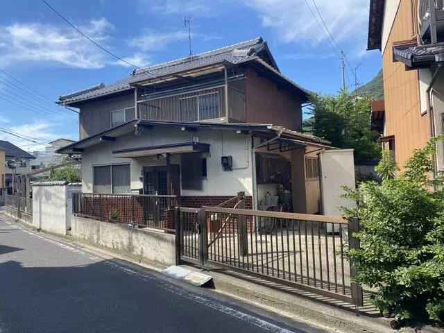 Takamatsu City, Yashima Nishimachi (Kagamoto Station) 2-story 7DK