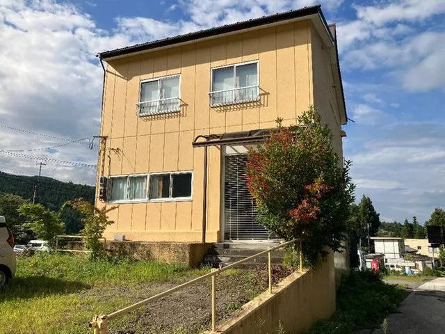 9.8 million yen (Akidojiri, Tsuchiyu Onsen Town)