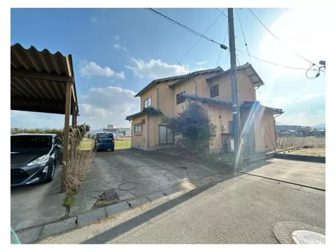 [Open House] Interior and exterior renovation planned / New seismic standards compliant / Parking for 3 cars available / Front road width