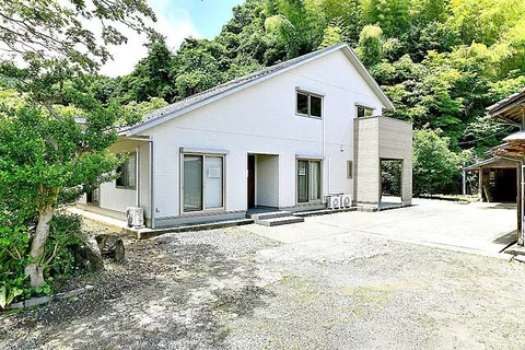 Used single-family home Nishikambara Inashima