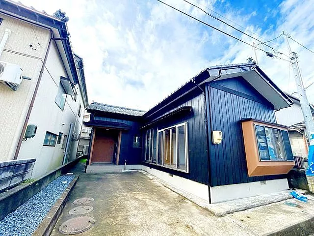 Used single-family home Sanjo City Nishi Yokkaichi 1-chome