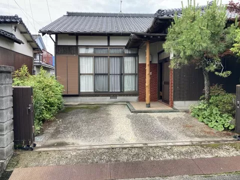 Nakatsu City Kanaya Nishino-cho (Nakatsu Station) Single-story building 4DK