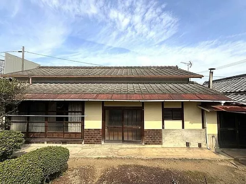 Used single-family home in Ayauta-gun, Ayagawa-cho, built in Showa 42, retro farmhouse single-story residence