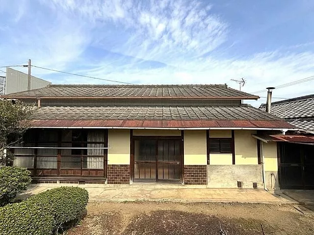 Used single-family home in Ayauta-gun, Ayagawa-cho, built in Showa 42, retro farmhouse single-story residence