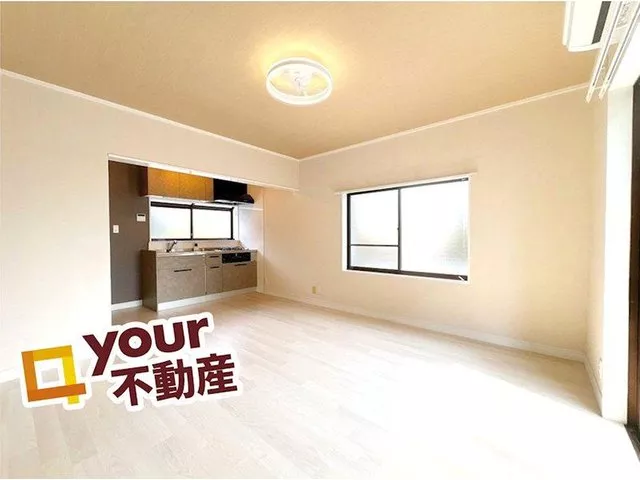 "Chic renovated single-story house. Open feeling connected to the sky with a garden & spacious lot♪"
