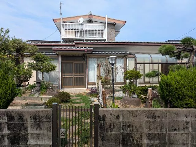 Nobeoka City, Shiohama Town 3-chome (Asahigaoka Station) 2-story building 6DK