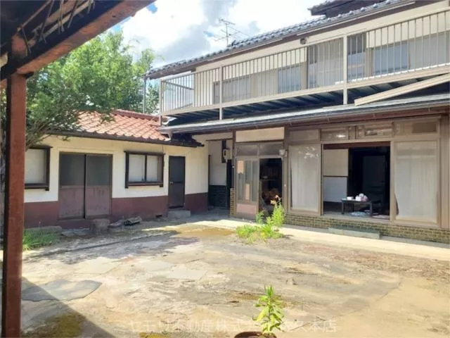 Sakushi Kiyokawa (Ryuo Castle Station) 2-story building 13K