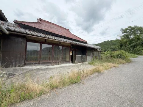 Kamizaki-gun Ichikawa-cho Kamisaka (Amachi Station) Single-story building 5DK