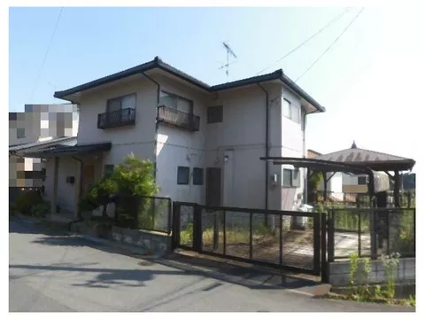 Corner lot! Built by Sekisui House! You can enjoy gardening in the yard♪
