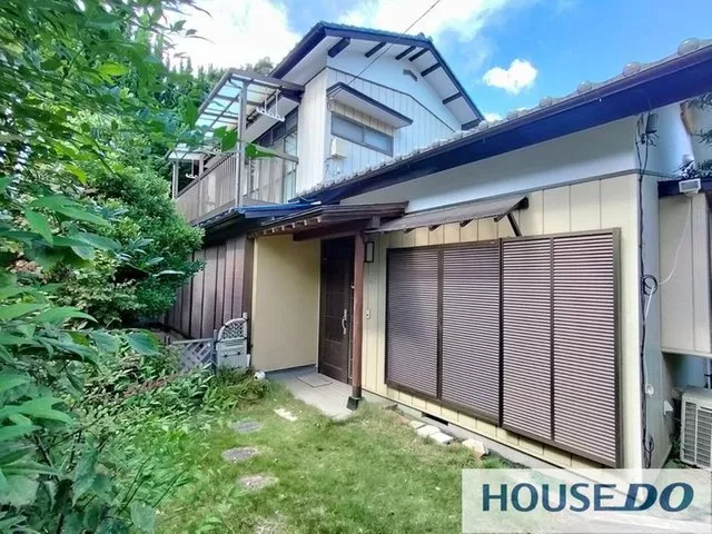 16 minutes on foot from Tsuchiura Daini Elementary School! South-facing 4SDK with good sunlight! Parking space available