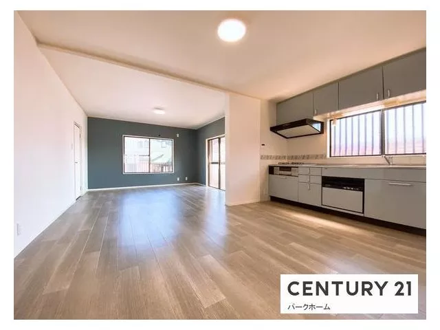 ■ Corner lot, good sunlight! ■ Safe underground garage even on rainy days! ■ BBQ space available!