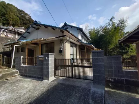 Sasebo City, Uehara-cho (Hayaki Station), 2-story, 7DK