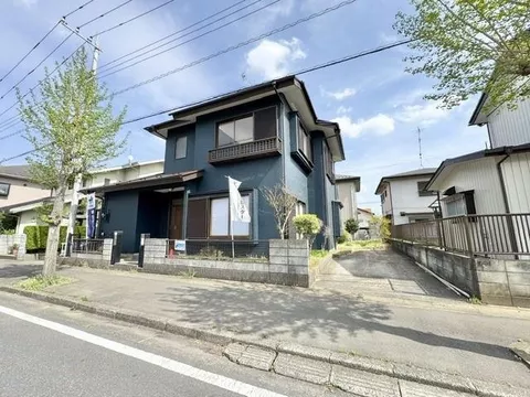 Renovated! Abundant commercial facilities nearby and a bright house with good sunlight