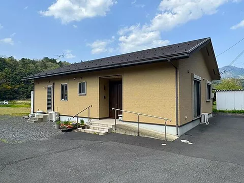 Used single-family home in Shikahara