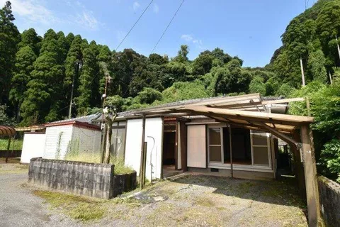 Kirishima-shi, Kirishima Kokubu Kenno-Utomachi (Hitoyama Sta.) Single story building, 3DK

2.2 million yen