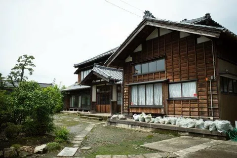 2-story building, 13DK, Hara, Nishi-Kanbara Ward, Niigata City (Iwamuro Station)