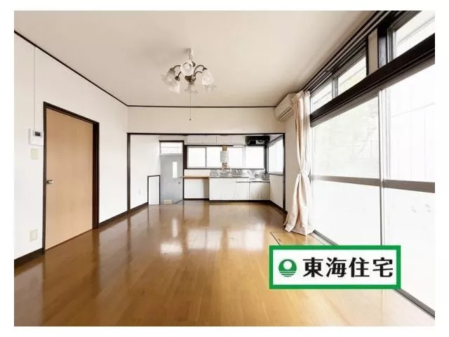 "Spacious 4LDK" A home ready to move in! Approximately 53 tsubo, also available for rebuilding consultations♪