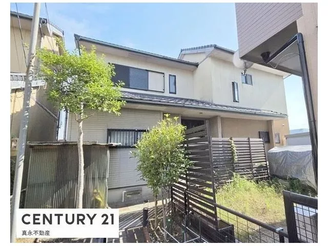 ●4DLK●All rooms facing south●Parking space for 2 cars available